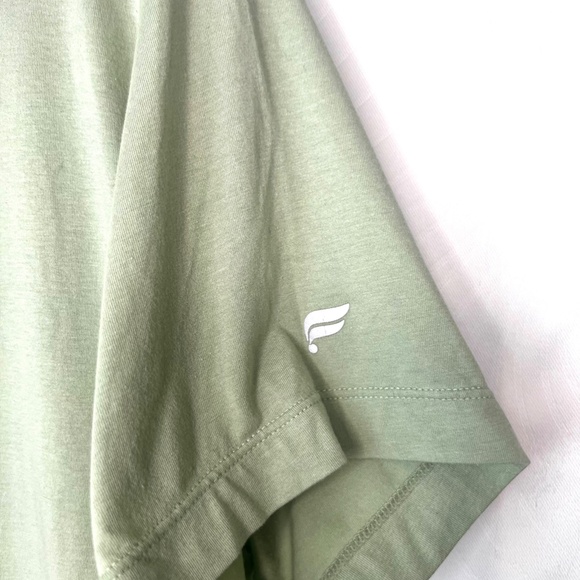 Fabletics The 24-7 Tee, Thyme, L - Picture 4 of 6